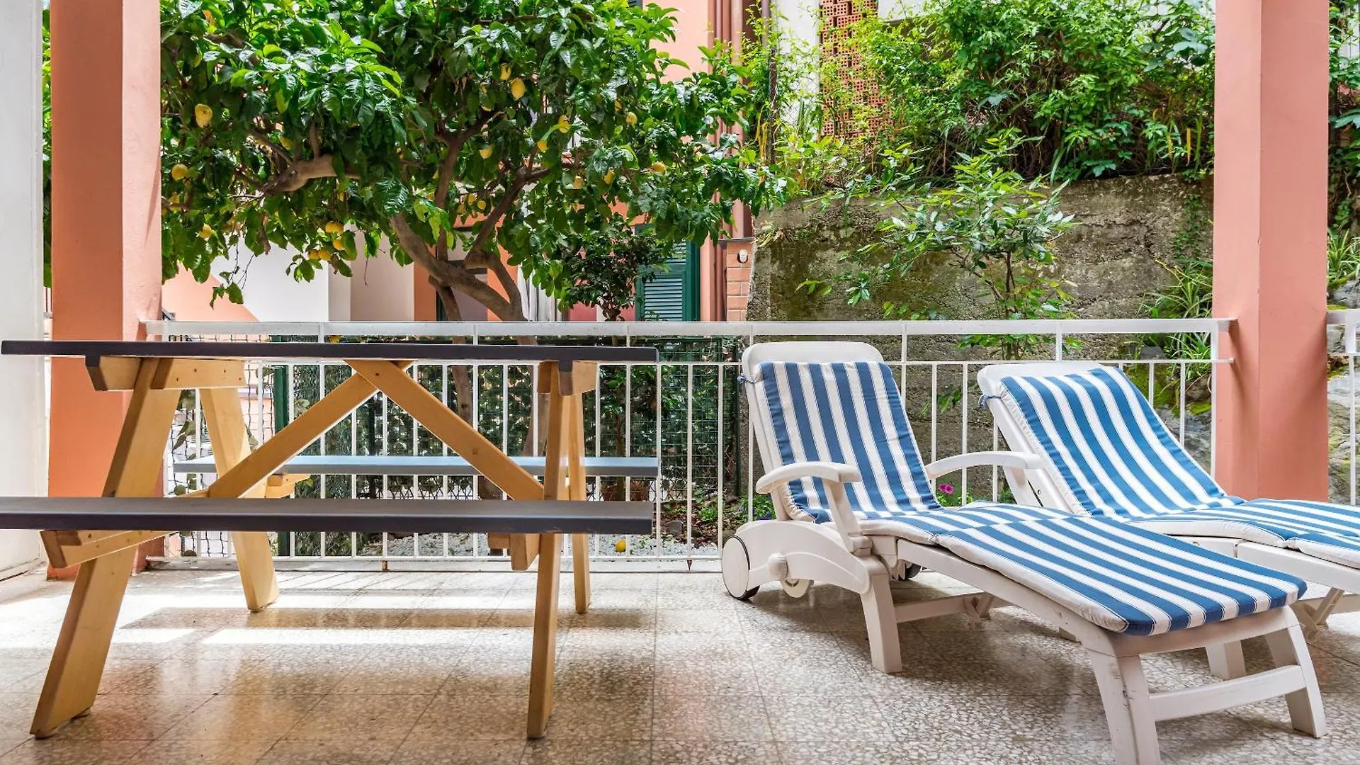 Cosy Corner Apartment With Terrace Monterosso al Mare 0*,