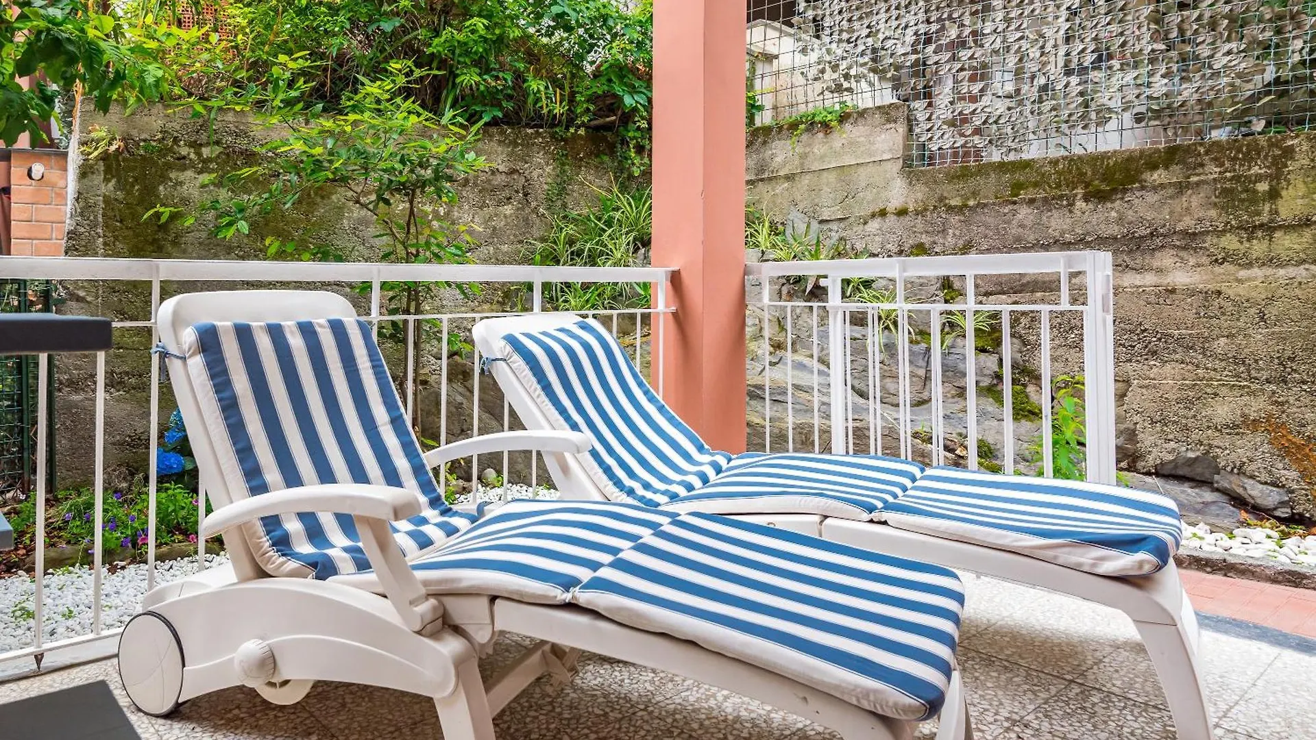 Cosy Corner Apartment With Terrace Monterosso al Mare